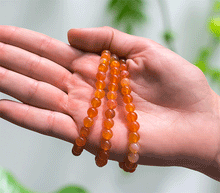 Naložite sliko v pregledovalnik galerije, zapestnica marelični ahat iz kristalov 6 mm ženska zapestnica talisman iz poldragih kamnov nakit marelični agat moda nakit iz kristalov kristali zapestnice ženske zapestnice talisman marelični ahat