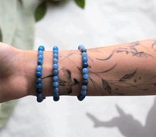 Naložite sliko v pregledovalnik galerije, zapestnica modri kremen iz kristalov 6mm ženska zapestnica iz poldragih kamnov nakit modri kremen moda nakit iz kristalov kristali zapestnice modri kremen ženske zapestnice talisman