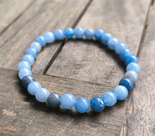 Naložite sliko v pregledovalnik galerije, zapestnica modri kremen iz kristalov 6mm ženska zapestnica iz poldragih kamnov nakit modri kremen moda nakit iz kristalov kristali zapestnice modri kremen ženske zapestnice talisman