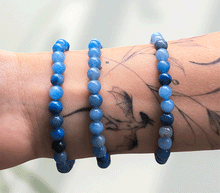 Naložite sliko v pregledovalnik galerije, zapestnica modri kremen iz kristalov 6mm ženska zapestnica iz poldragih kamnov nakit modri kremen moda nakit iz kristalov kristali zapestnice modri kremen ženske zapestnice talisman