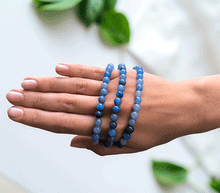 Naložite sliko v pregledovalnik galerije, zapestnica modri kremen iz kristalov 6mm ženska zapestnica iz poldragih kamnov nakit modri kremen moda nakit iz kristalov kristali zapestnice modri kremen ženske zapestnice talisman
