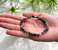 Naložite sliko v pregledovalnik galerije, ženska kristalna zapestnica oceanski jaspis iz kristalov 6 mm ženska zapestnica iz kristalov talisman iz poldragih kamnov nakit oceanski jaspis moda nakit iz kristalov kristali zapestnice ženske kristalne zapestnice talisman oceanski jaspis