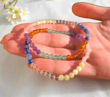 Naložite sliko v pregledovalnik galerije, zapestnica iz kristalov čakre Kristalna zapestnica v barvah čaker čakra ženska zapestnica zapestnice iz poldragih kamnov nakit iz kristalov