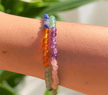Naložite sliko v pregledovalnik galerije, zapestnica iz kristalov čakre Kristalna zapestnica v barvah čaker čakra ženska zapestnica zapestnice iz poldragih kamnov nakit iz kristalov