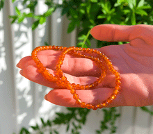 Naložite sliko v pregledovalnik galerije, zapestnica karneol iz kristalov ženska zapestnica iz poldragih kamnov nakit karneol moda nakit iz kristalov kristali zapestnice ženske zapestnice iz karneola 4mm