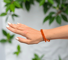 Naložite sliko v pregledovalnik galerije, zapestnica karneol iz kristalov ženska zapestnica iz poldragih kamnov nakit karneol moda nakit iz kristalov kristali zapestnice ženske zapestnice iz karneola 4mm