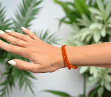 Naložite sliko v pregledovalnik galerije, zapestnica karneol iz kristalov ženska zapestnica iz poldragih kamnov nakit karneol moda nakit iz kristalov kristali zapestnice ženske zapestnice iz karneola 4mm