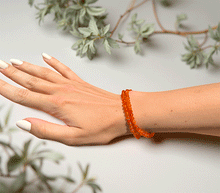 Naložite sliko v pregledovalnik galerije, zapestnica karneol iz kristalov ženska zapestnica iz poldragih kamnov nakit karneol moda nakit iz kristalov kristali zapestnice ženske zapestnice iz karneola 4mm