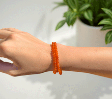 Naložite sliko v pregledovalnik galerije, zapestnica karneol iz kristalov ženska zapestnica iz poldragih kamnov nakit karneol moda nakit iz kristalov kristali zapestnice ženske zapestnice iz karneola 4mm