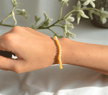 Naložite sliko v pregledovalnik galerije, zapestnica oranžni kalcit iz kristalov ženska zapestnica iz poldragih kamnov nakit oranžni kalcit moda nakit iz kristalov kristali zapestnice ženske zapestnice iz oranžnega kalcita 4mm