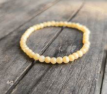 Naložite sliko v pregledovalnik galerije, zapestnica oranžni kalcit iz kristalov ženska zapestnica iz poldragih kamnov nakit oranžni kalcit moda nakit iz kristalov kristali zapestnice ženske zapestnice iz oranžnega kalcita 4mm