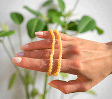 Naložite sliko v pregledovalnik galerije, zapestnica oranžni kalcit iz kristalov ženska zapestnica iz poldragih kamnov nakit oranžni kalcit moda nakit iz kristalov kristali zapestnice ženske zapestnice iz oranžnega kalcita 4mm