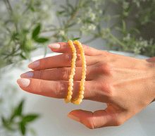 Naložite sliko v pregledovalnik galerije, zapestnica oranžni kalcit iz kristalov ženska zapestnica iz poldragih kamnov nakit oranžni kalcit moda nakit iz kristalov kristali zapestnice ženske zapestnice iz oranžnega kalcita 4mm
