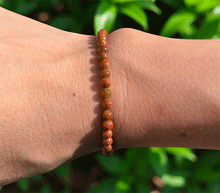 Naložite sliko v pregledovalnik galerije, zapestnica sončev kamen iz kristalov ženska zapestnica zlati kamen iz poldragih kamnov nakit zlati peščenjak moda sončev kamen nakit iz kristalov zlati kamen kristali sončev kamen zapestnice ženske zapestnice iz zlatega kamna 4mm