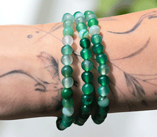 Naložite sliko v pregledovalnik galerije, zapestnica zeleni črtasti ahat iz kristalov 6mm ženska zapestnica iz poldragih kamnov nakit zeleni črtasti ahat moda nakit iz kristalov kristali zapestnice zeleni črtasti ahat ženske zapestnice talisman