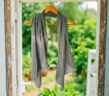 Naložite sliko v pregledovalnik galerije, ženski šal poletni šali enobarvni siva modni sal sali prehodni sal siv bombaž bombaz svila ženski šali moda modni dodatki udoben šal mehek sal jesenski šal modni dodatek ženski šal