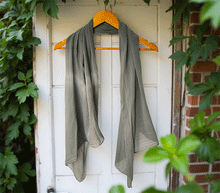 Naložite sliko v pregledovalnik galerije, ženski šal poletni šali enobarvni siva modni sal sali prehodni sal siv bombaž bombaz svila ženski šali moda modni dodatki udoben šal mehek sal jesenski šal modni dodatek ženski šal