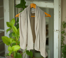 Naložite sliko v pregledovalnik galerije, ženski šal poletni šali enobarvni siva modni sal sali prehodni sal siv bombaž bombaz svila ženski šali moda modni dodatki udoben šal mehek sal jesenski šal modni dodatek ženski šal