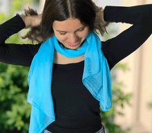 Naložite sliko v pregledovalnik galerije, ženski šal poletni šali enobarvni modni sal modra sali prehodni sal bombaž bombaz svila ugodni ženski šali moda modni dodatki udoben šal mehek sal jesenski šal modni dodatek ženski šal naravni material spomladanski šal šali za občutljivo kožo