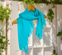 Naložite sliko v pregledovalnik galerije, ženski šal poletni šali enobarvni modni sal modra sali prehodni sal bombaž bombaz svila ugodni ženski šali moda modni dodatki udoben šal mehek sal jesenski šal modni dodatek ženski šal naravni material spomladanski šal šali za občutljivo kožo