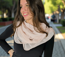 Naložite sliko v pregledovalnik galerije, ženski šal poletni šali enobarvni modni sal rozna sali prehodni sal bombaž bombaz svila ugodni ženski šali moda modni dodatki udoben šal mehek sal jesenski šal modni dodatek ženski šal naravni material spomladanski šal šali za občutljivo kožo