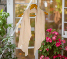 Naložite sliko v pregledovalnik galerije, ženski šal poletni šali enobarvni modni sal rozna sali prehodni sal bombaž bombaz svila ugodni ženski šali moda modni dodatki udoben šal mehek sal jesenski šal modni dodatek ženski šal naravni material spomladanski šal šali za občutljivo kožo