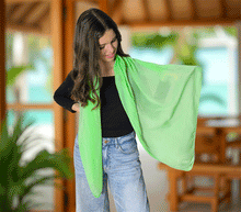 Naložite sliko v pregledovalnik galerije, ženski šal poletni šali enobarvni zelen modni sal sali prehodni sal bombaž bombaz svila ugodni ženski šali moda modni dodatki udoben šal mehek sal jesenski šal modni dodatek ženski šal naravni material spomladanski šal šali