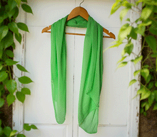 Naložite sliko v pregledovalnik galerije, ženski šal poletni šali enobarvni zelen modni sal sali prehodni sal bombaž bombaz svila ugodni ženski šali moda modni dodatki udoben šal mehek sal jesenski šal modni dodatek ženski šal naravni material spomladanski šal šali