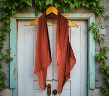 Naložite sliko v pregledovalnik galerije, ženski šal poletni šali enobarvni temno rdeča modni sal sali prehodni sal vinsko rdeca bombaž bombaz svila ženski šali moda modni dodatki udoben šal mehek sal jesenski šal modni dodatek ženski šal