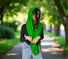 Naložite sliko v pregledovalnik galerije, ženski šal poletni šali enobarvni zelena modni sal sali prehodni sal zelen bombaž bombaz svila ženski šali moda modni dodatki udoben šal mehek sal jesenski šal modni dodatek ženski šal