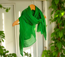 Naložite sliko v pregledovalnik galerije, ženski šal poletni šali enobarvni zelena modni sal sali prehodni sal zelen bombaž bombaz svila ženski šali moda modni dodatki udoben šal mehek sal jesenski šal modni dodatek ženski šal