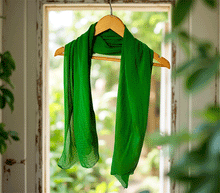 Naložite sliko v pregledovalnik galerije, ženski šal poletni šali enobarvni zelena modni sal sali prehodni sal zelen bombaž bombaz svila ženski šali moda modni dodatki udoben šal mehek sal jesenski šal modni dodatek ženski šal