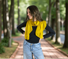 Naložite sliko v pregledovalnik galerije, ženski šal poletni šali enobarvni rumena modni sal sali prehodni sal rumen bombaž bombaz svila ženski šali moda modni dodatki udoben šal mehek sal jesenski šal modni dodatek ženski šal