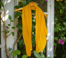 Naložite sliko v pregledovalnik galerije, ženski šal poletni šali enobarvni rumena modni sal sali prehodni sal rumen bombaž bombaz svila ženski šali moda modni dodatki udoben šal mehek sal jesenski šal modni dodatek ženski šal