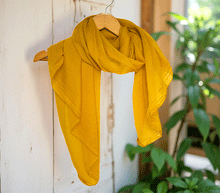Naložite sliko v pregledovalnik galerije, ženski šal poletni šali enobarvni rumena modni sal sali prehodni sal rumen bombaž bombaz svila ženski šali moda modni dodatki udoben šal mehek sal jesenski šal modni dodatek ženski šal