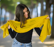 Naložite sliko v pregledovalnik galerije, ženski šal poletni šali enobarvni rumena modni sal sali prehodni sal rumen bombaž bombaz svila ženski šali moda modni dodatki udoben šal mehek sal jesenski šal modni dodatek ženski šal