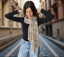 Naložite sliko v pregledovalnik galerije, ženski šal poletni šali rožice modni sal rože sali prehodni sal cvetlice bombaž bombaz svila ženski šali moda udoben šal mehek sal jesenski šal ženski šal rožice rozice