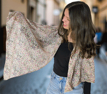 Naložite sliko v pregledovalnik galerije, ženski šal poletni šali rožice modni sal rože sali prehodni sal cvetlice bombaž bombaz svila ženski šali moda udoben šal mehek sal jesenski šal ženski šal rožice rozice