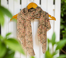 Naložite sliko v pregledovalnik galerije, ženski šal poletni šali rožice modni sal rože sali prehodni sal cvetlice bombaž bombaz svila ženski šali moda udoben šal mehek sal jesenski šal ženski šal rožice rozice