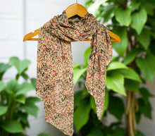 Naložite sliko v pregledovalnik galerije, ženski šal poletni šali rožice modni sal rože sali prehodni sal cvetlice bombaž bombaz svila ženski šali moda udoben šal mehek sal jesenski šal ženski šal rožice rozice