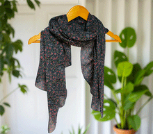 Naložite sliko v pregledovalnik galerije, ženski šal poletni šali rožice modni sal rože sali prehodni sal cvetlice bombaž bombaz svila ženski šali moda udoben šal mehek sal jesenski šal ženski šal rožice rozice