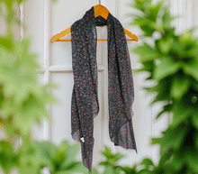 Naložite sliko v pregledovalnik galerije, ženski šal poletni šali rožice modni sal rože sali prehodni sal cvetlice bombaž bombaz svila ženski šali moda udoben šal mehek sal jesenski šal ženski šal rožice rozice