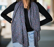 Naložite sliko v pregledovalnik galerije, ženski šal poletni šali rožice modni sal rože sali prehodni sal cvetlice bombaž bombaz svila ženski šali moda udoben šal mehek sal jesenski šal ženski šal rožice rozice