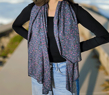 Naložite sliko v pregledovalnik galerije, ženski šal poletni šali rožice modni sal rože sali prehodni sal cvetlice bombaž bombaz svila ženski šali moda udoben šal mehek sal jesenski šal ženski šal rožice rozice