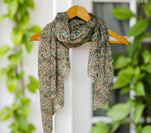 Naložite sliko v pregledovalnik galerije, ženski šal poletni šali rožice modni sal rože sali prehodni sal cvetlice bombaž bombaz svila ženski šali moda udoben šal mehek sal jesenski šal ženski šal rožice rozice