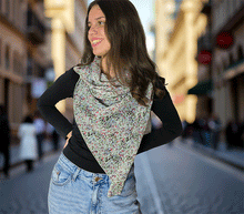 Naložite sliko v pregledovalnik galerije, ženski šal poletni šali rožice modni sal rože sali prehodni sal cvetlice bombaž bombaz svila ženski šali moda udoben šal mehek sal jesenski šal ženski šal rožice rozice