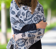 Naložite sliko v pregledovalnik galerije, ženski šal poletni šali rožice modni sal rože sali prehodni sal cvetlice bombaž bombaz svila ženski šali moda udoben šal mehek sal jesenski šal ženski šal rožice modni šal šal občutljiva koža ugodni šali