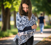 Naložite sliko v pregledovalnik galerije, ženski šal poletni šali rožice modni sal rože sali prehodni sal cvetlice bombaž bombaz svila ženski šali moda udoben šal mehek sal jesenski šal ženski šal rožice modni šal šal občutljiva koža ugodni šali