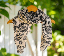 Naložite sliko v pregledovalnik galerije, ženski šal poletni šali rožice modni sal rože sali prehodni sal cvetlice bombaž bombaz svila ženski šali moda udoben šal mehek sal jesenski šal ženski šal rožice modni šal šal občutljiva koža ugodni šali