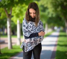 Naložite sliko v pregledovalnik galerije, ženski šal poletni šali rožice modni sal rože sali prehodni sal cvetlice bombaž bombaz svila ženski šali moda udoben šal mehek sal jesenski šal ženski šal rožice modni šal šal občutljiva koža ugodni šali